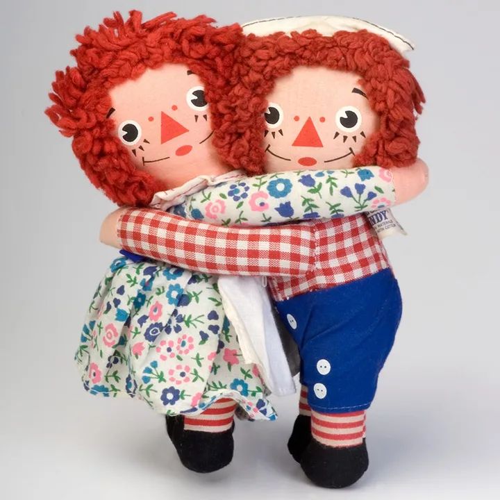 Help Raggedy Andy into the Toy Museum