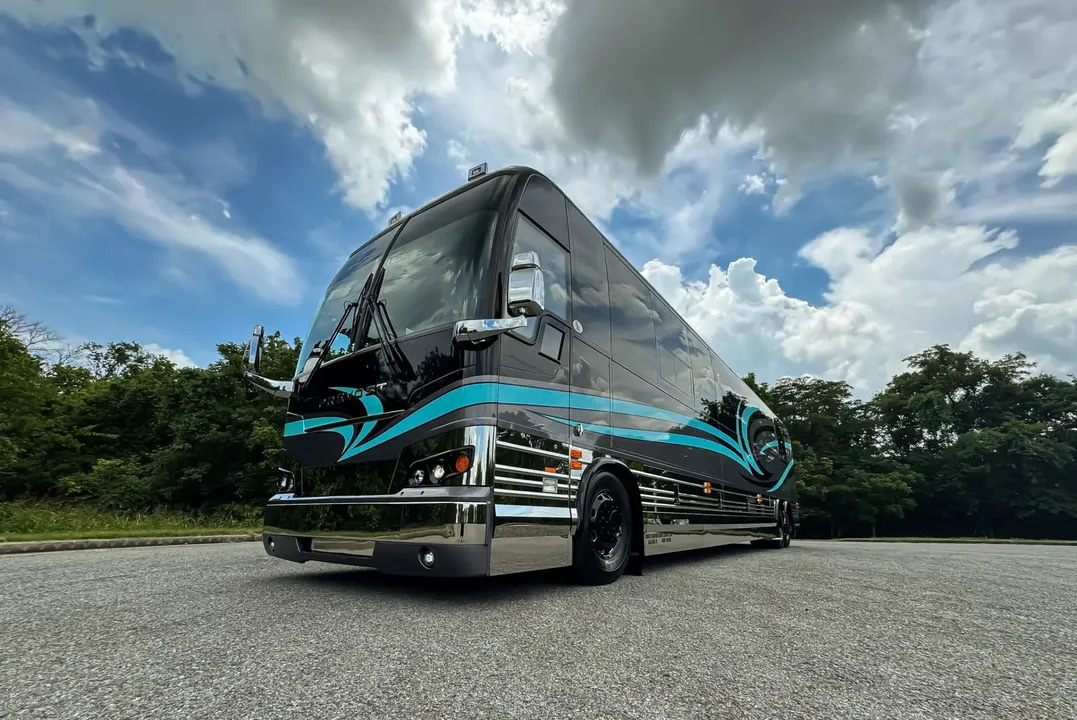 Get Audio and Myxx on Tour!
