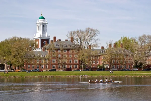 Harvard Students Demand Decision on In-Person Classes by April 25