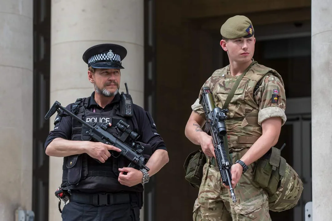Deploy army to london riots