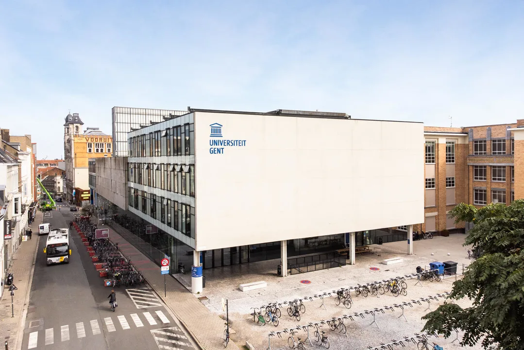 Durf Denken! Steun de studenten kunstwetenschappen optie etnische kunst.
