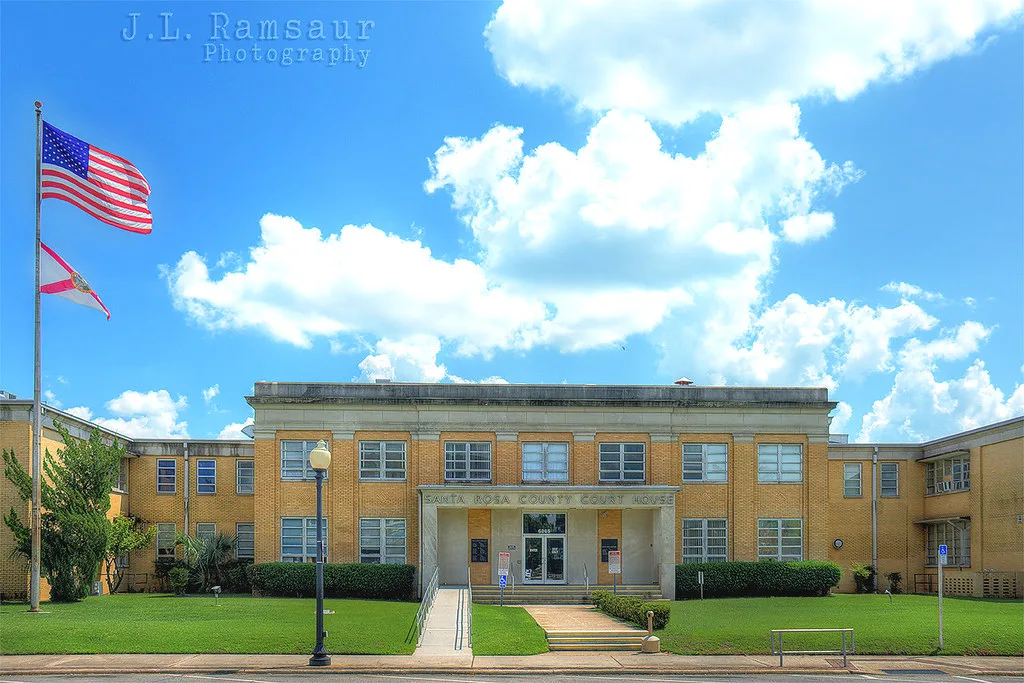 Keep the Courthouse in Downtown Milton