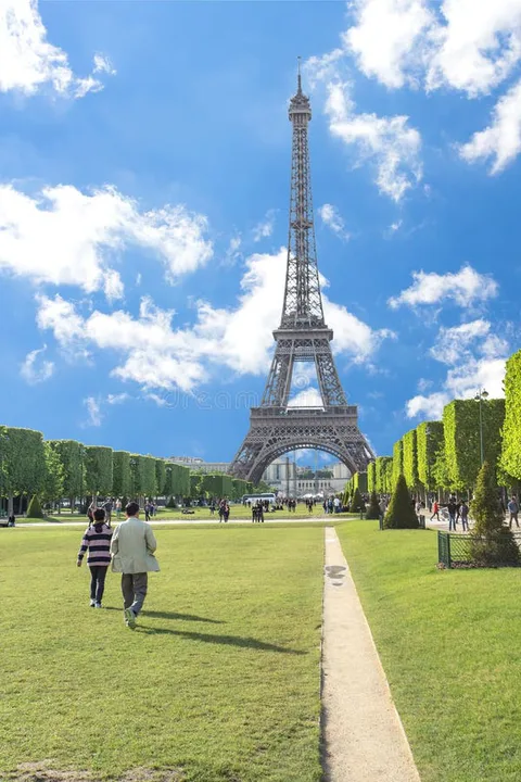 France is waiting for you Matthew Gray Gubler !