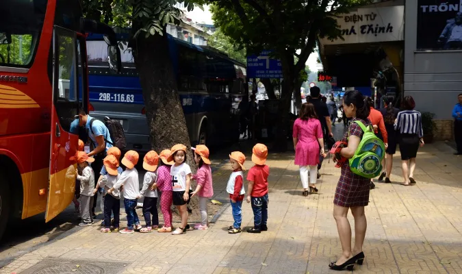 Đưa trẻ quay lại trường