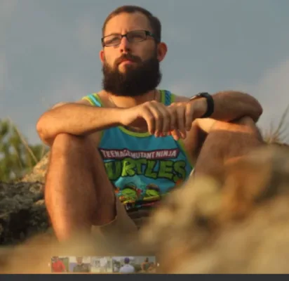 Coach Corter should shave his beard