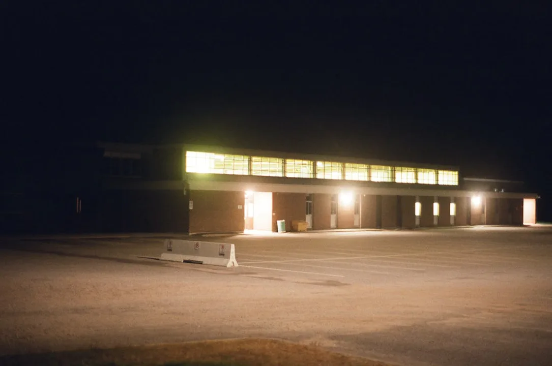 Pétition pour avoir de la lumière sur le parking du gymnase du lycee d aubergenville (78)