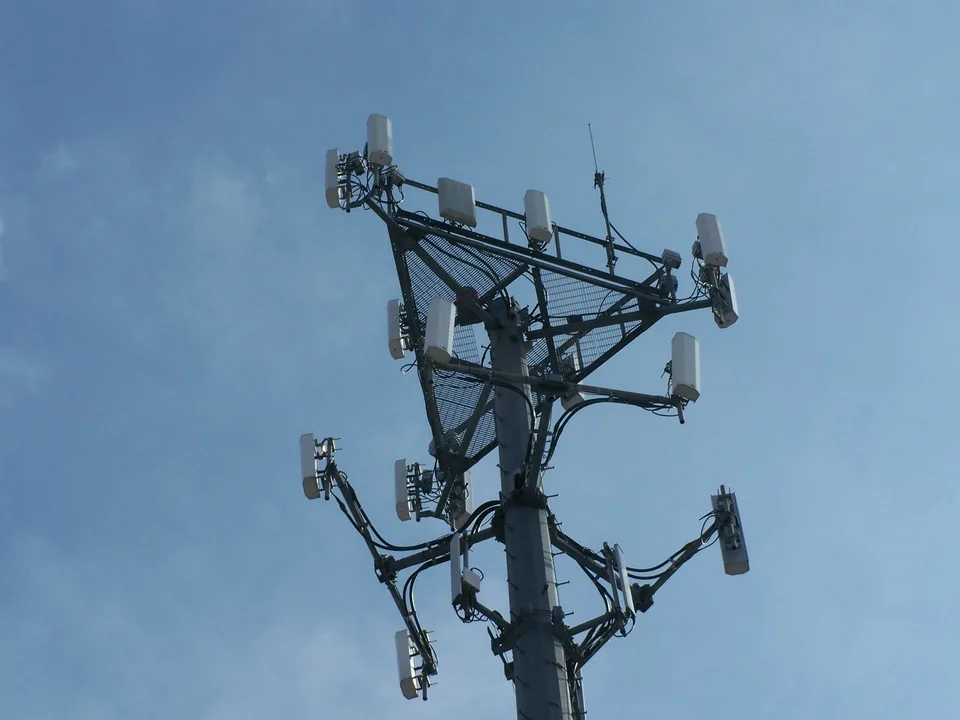 FOR NEW TOWER PETITION, GO TO: http://www.ipetitions.com/petition/help-stop-grandview-cemetery-cell-tower