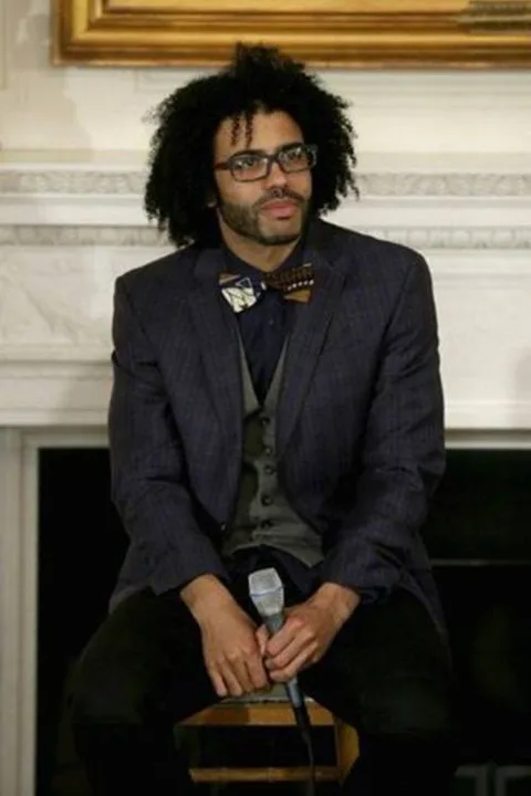 DAVEED DIGGS AS 13TH DOCTOR