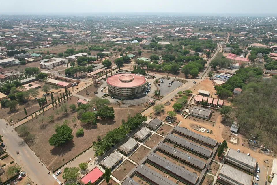federal government of Nigeria Should take over Lautech!!