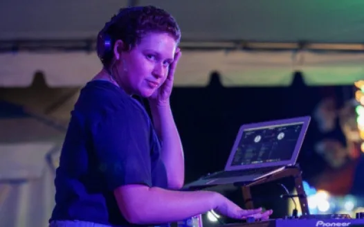 Molly Rich Should Dj T&E2