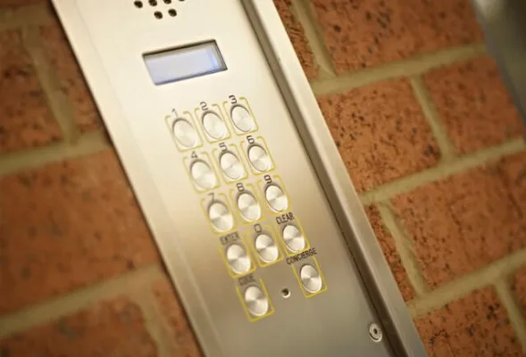 Rerun a valid door entry consultation poll at Holcroft Court