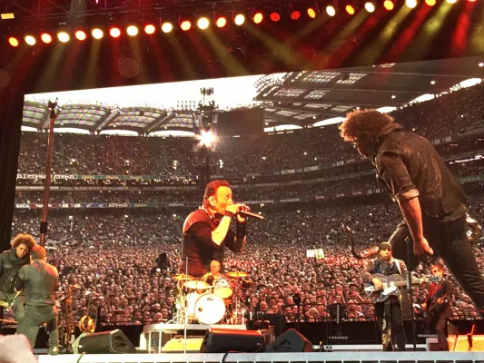Is there anybody alive out there?! Full E Street Band tour!!!