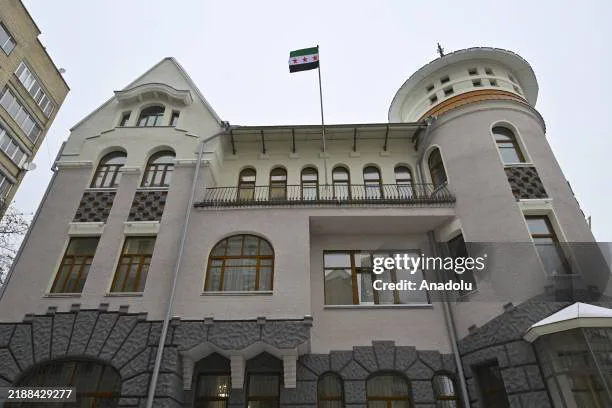 Call for the syrian embassies employees to resign