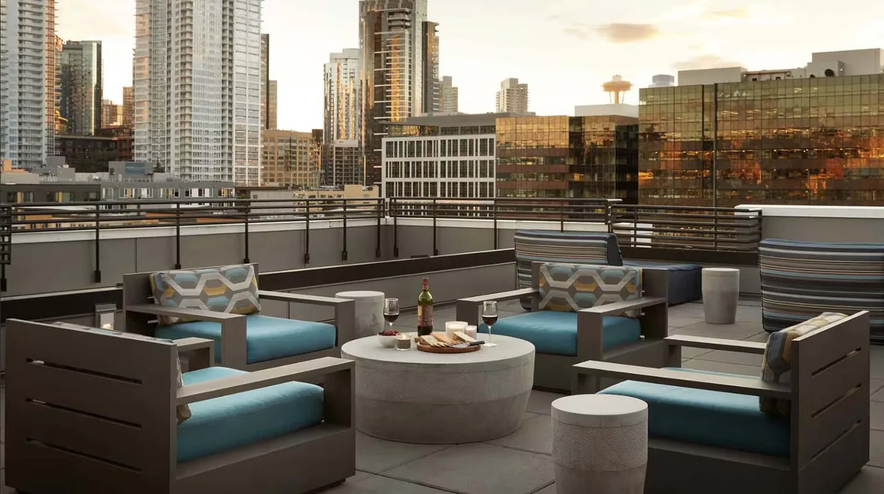 Open the 43rd Floor for longer hours
