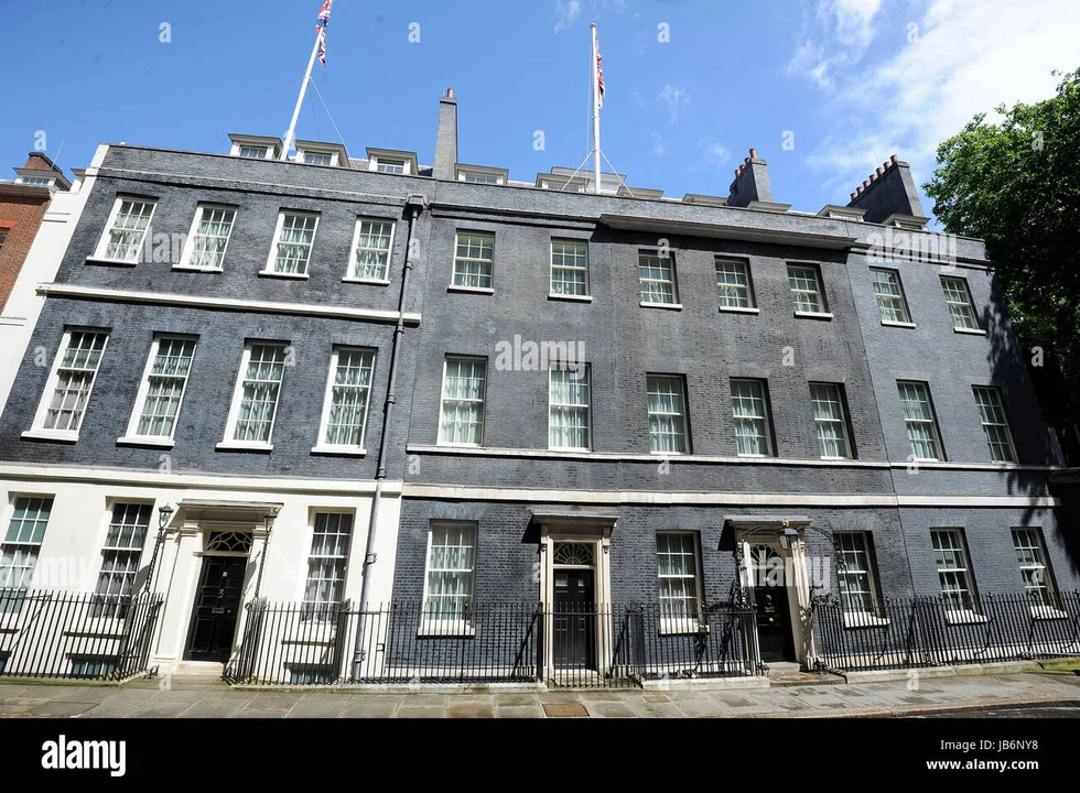 David Cameron to remain Prime Minister