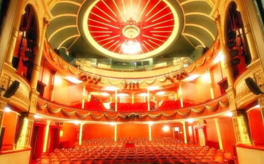 Get Sarah Millican to perform at the Royal Hippodrome Eastbourne