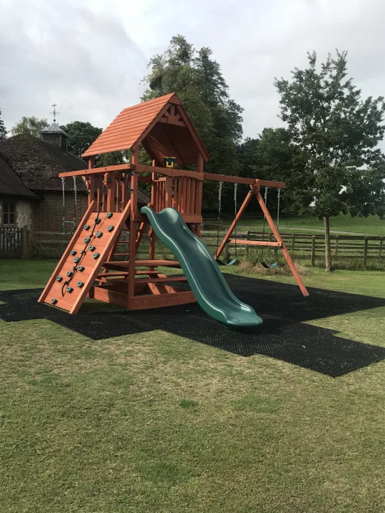 Save the Hampshire Hogs Climbing Frame!
