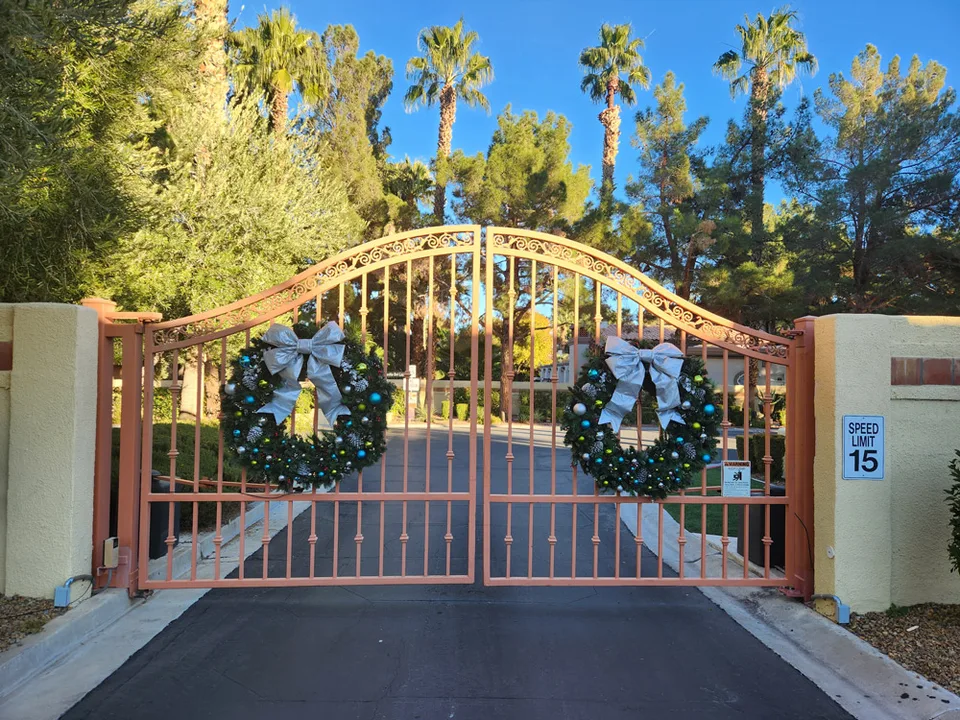 Petition for Holiday Decorations for Balboa Point, Laguna Cove and Catalina Shores