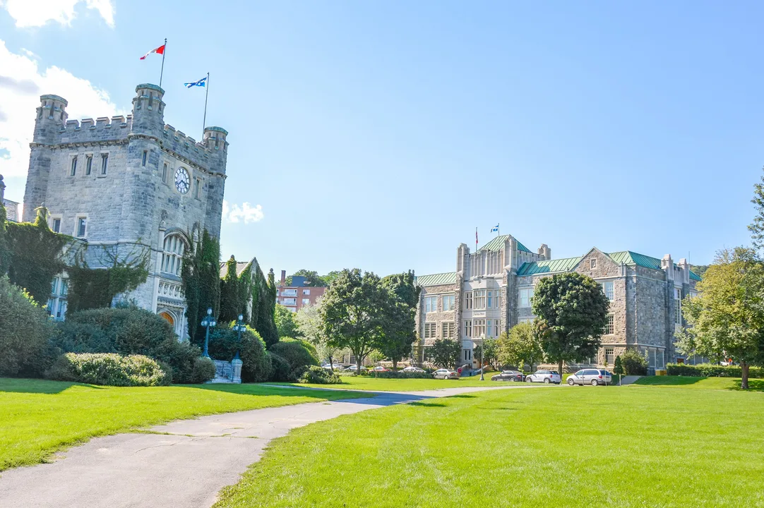 Obligeons Westmount a respecter la Loi 101