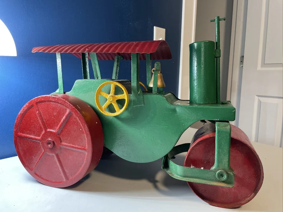 put the steamroller back in wyndham park, grantham