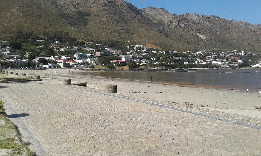 Gordon's Bay does NOT need a crayfish factory!!!