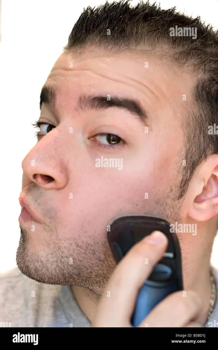 Mr.Rigik shaves beard
