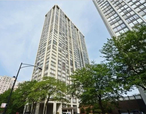 Owners of 5455 N Sheridan Road Chicago Smoke Free Petition