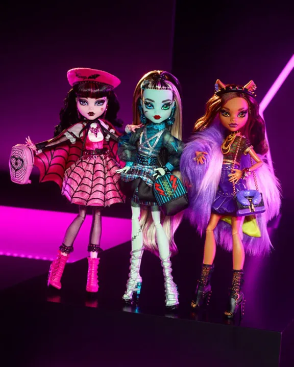 Restock of Monster High collector dolls and Creeproductions, being all worldly available