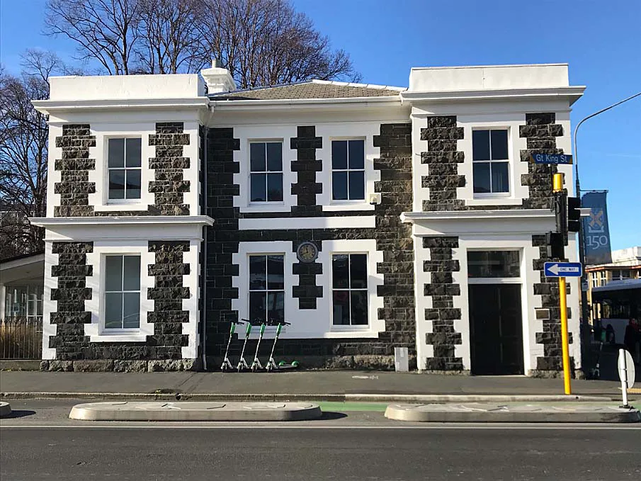 Save Dunedin Metro Post Shop and Kiwibank