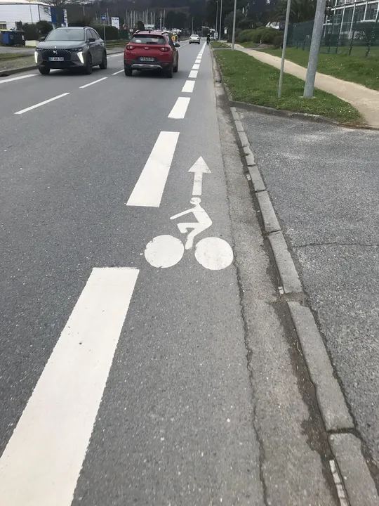 New pavements/cycle lanes in Walton on Thames are DANGEROUS!!!
