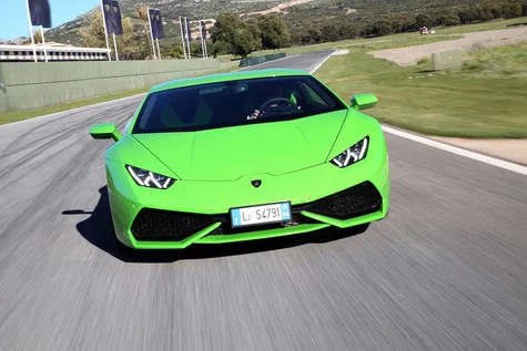 APPLE PLEASE CREATE A LAMBORGHINI EMOJI!