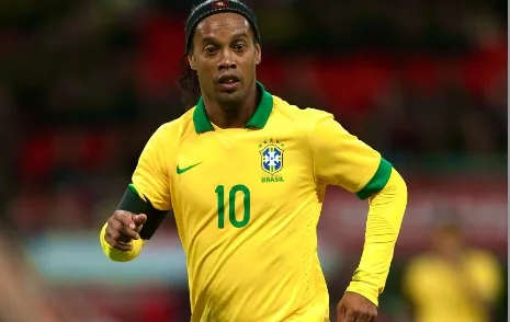 Ronaldinho to West Ham UTD