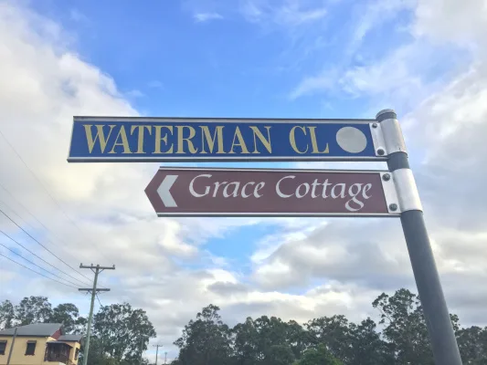 MidCoast Council allow Tinonee's 'Grace Cottage' street sign