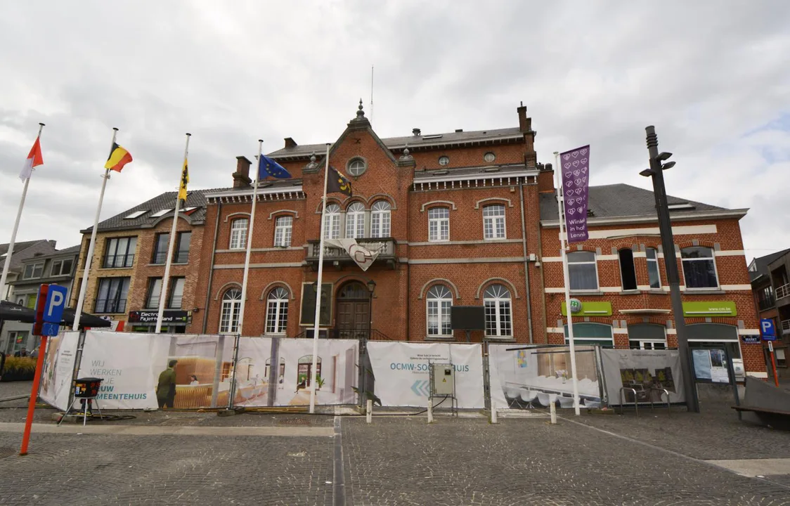 Ik wil de Belgische vlaggen in Lennik terug