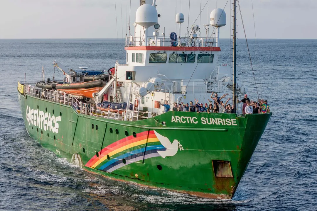 Russia: Return the Arctic Sunrise