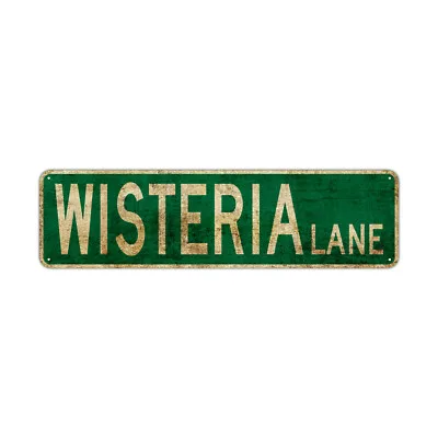 Charisma Carpenter visit to Wisteria Lane 