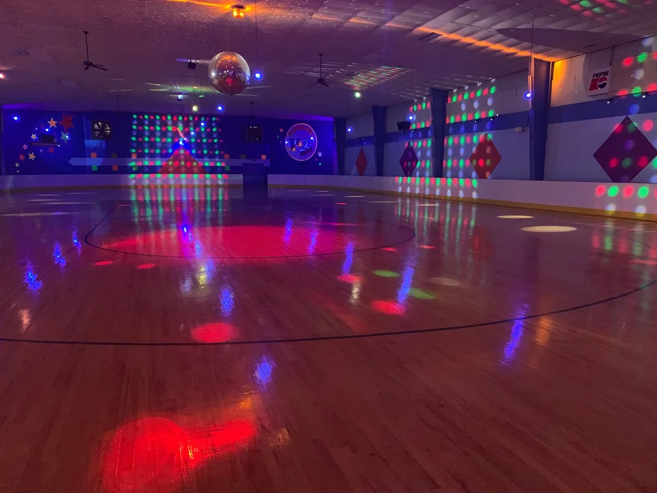 Hjólaskautahöll í Reykjavík / Roller Rink in Reykjavik city