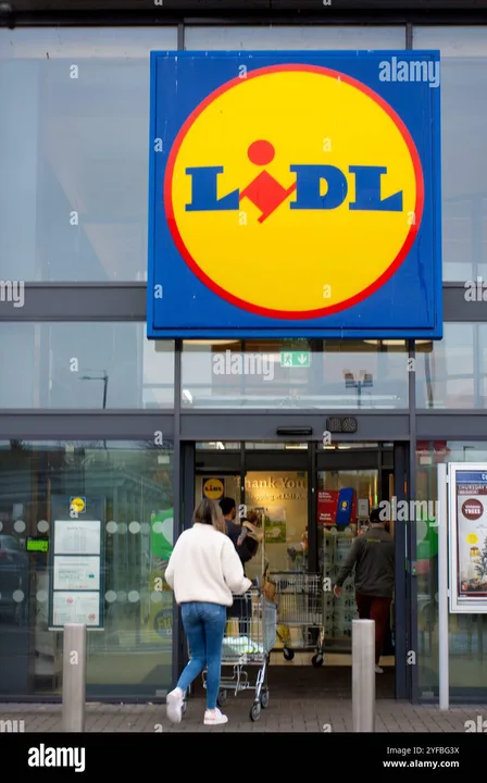 Petition for more twin trolleys in Lidl & Aldi Ireland