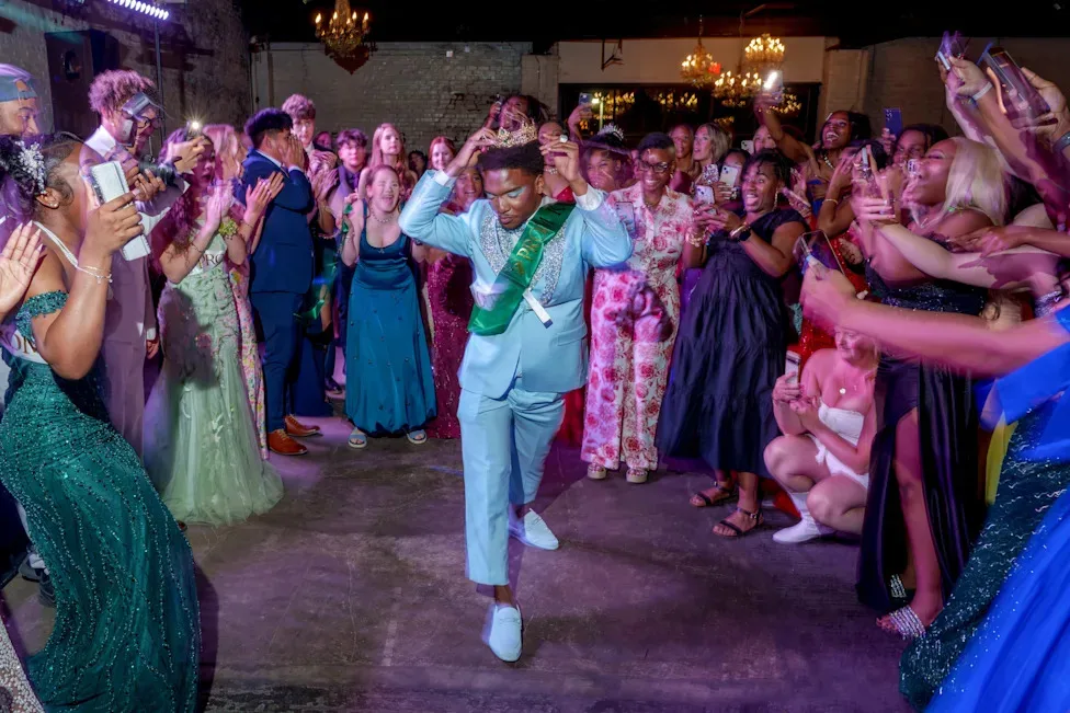 MOVE PROM 2K19 TO A NEW DAY