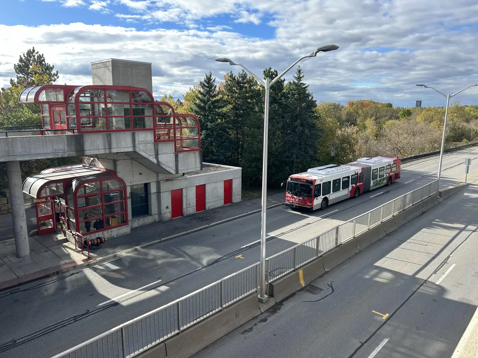 West Transitway Extension - Bayshore to Moodie