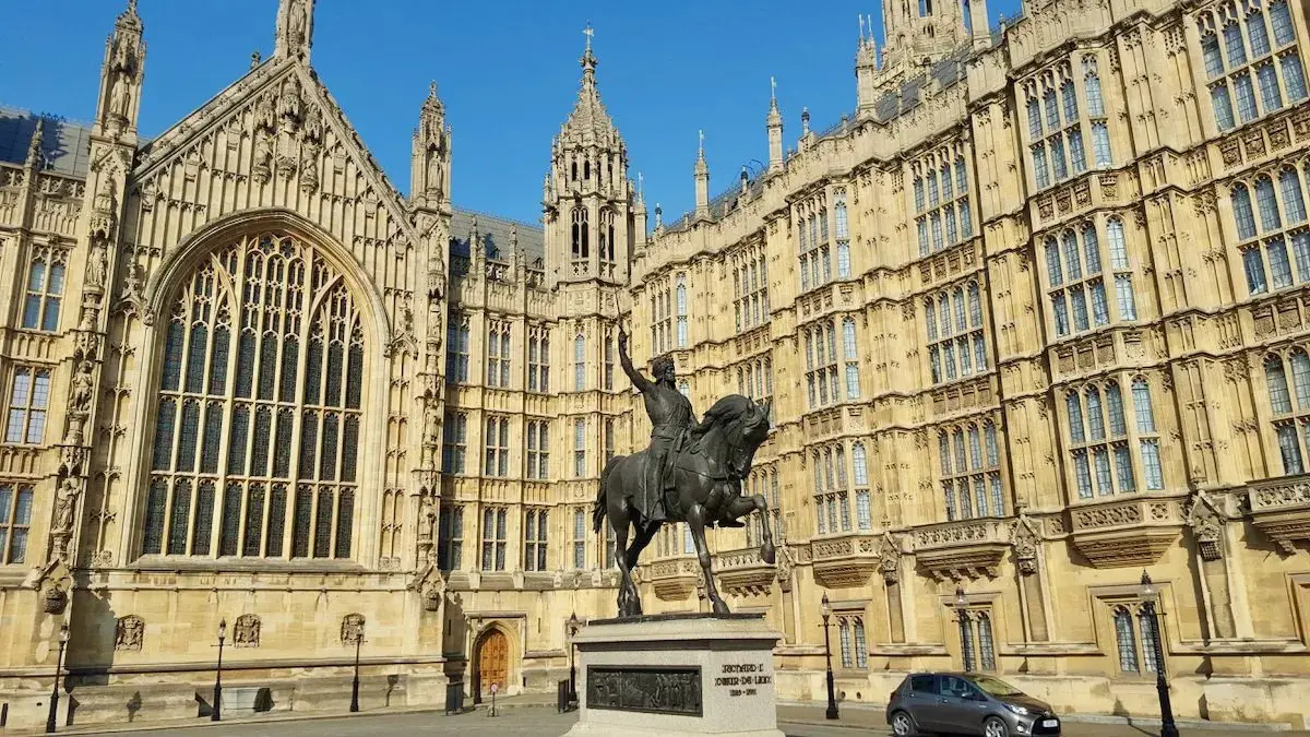 Stand against David Davis