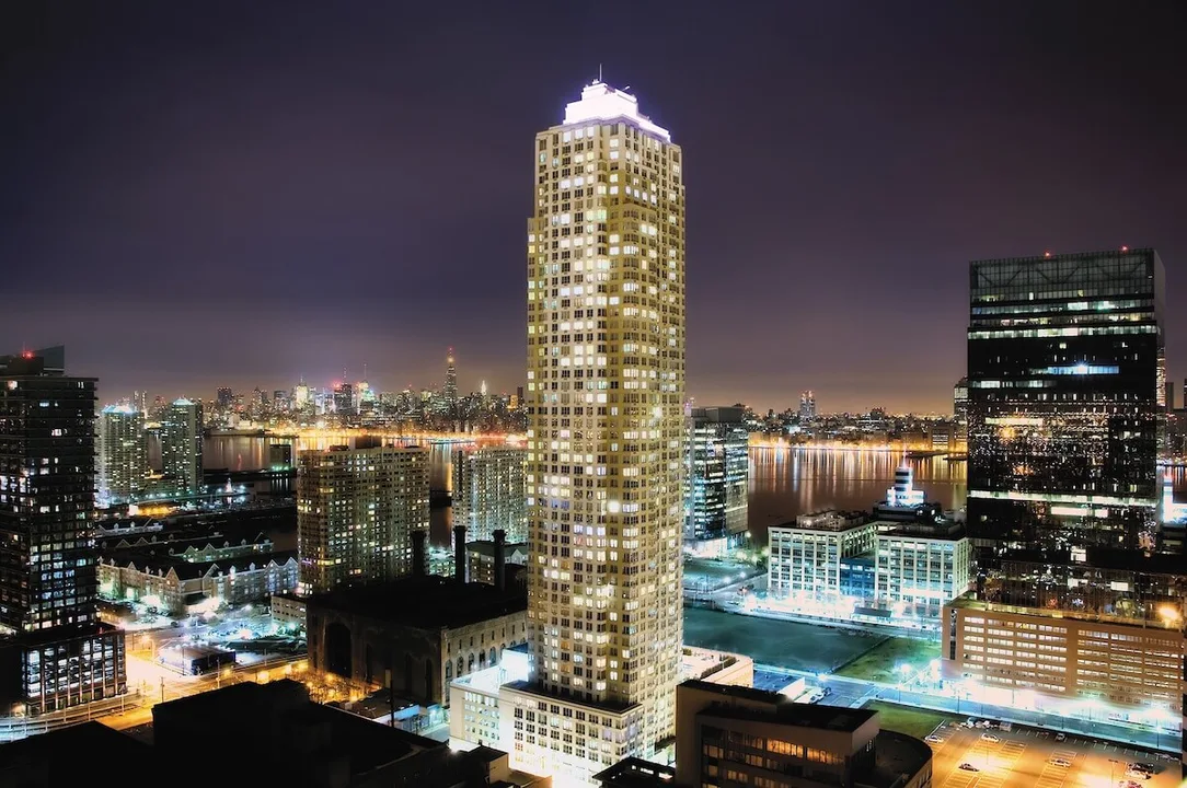 Unit Owners Against Unionization of Trump Plaza West