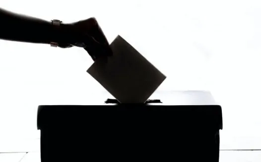 Dari LM, oleh LM, untuk Siapa?