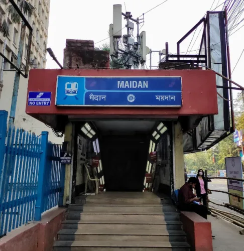 Rename Maidan Station (Kolkata Metro) after Sibdas Bhaduri or Gosthopal