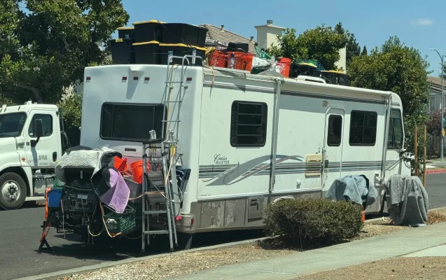 Urgent Need for Resolution of RV and Commercial Vehicle Parking Issues on Lenn Drive, Whispering Willow, Dry Creek Village, Atria and Gaton Drive