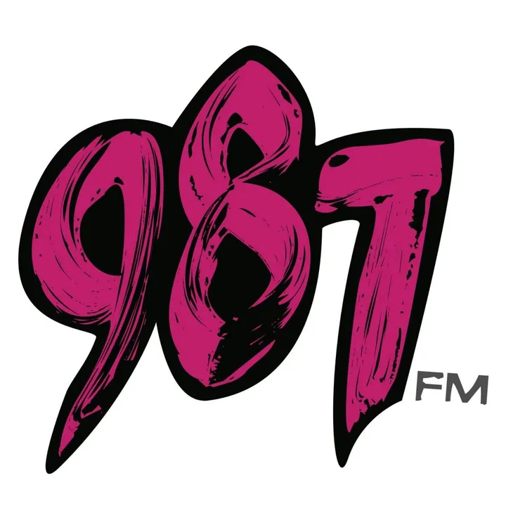 Remove Ris Low Yi Min from 987FM and other medias.