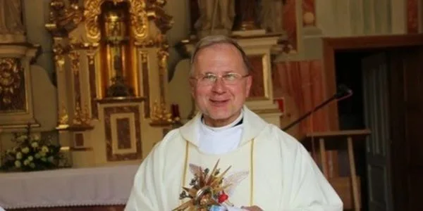 Prośba o pozostawienie Ks. Krzysztofa Wojcieszaka w parafii Ealing