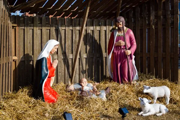 Keep Leesburg Courthouse Nativity Scene
