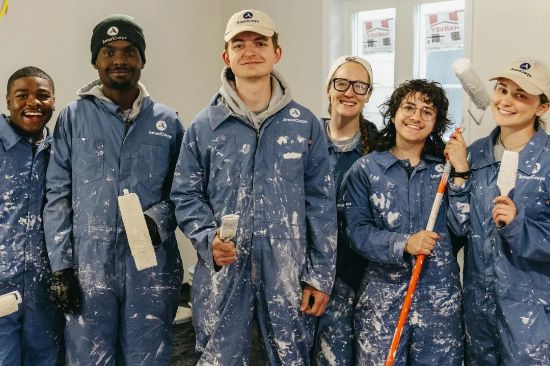 Let Corps Member Boom and Christie Serve