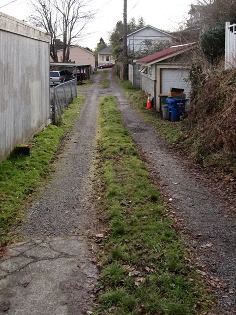 2500-block Lynn / Jaeger alley repair